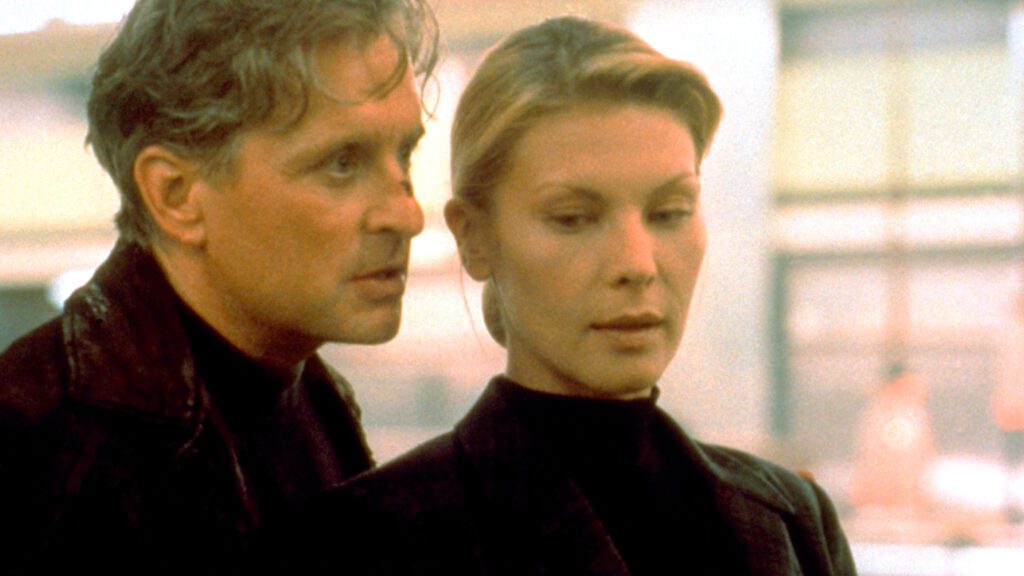 Michael Douglas e Deborah Kara Unger