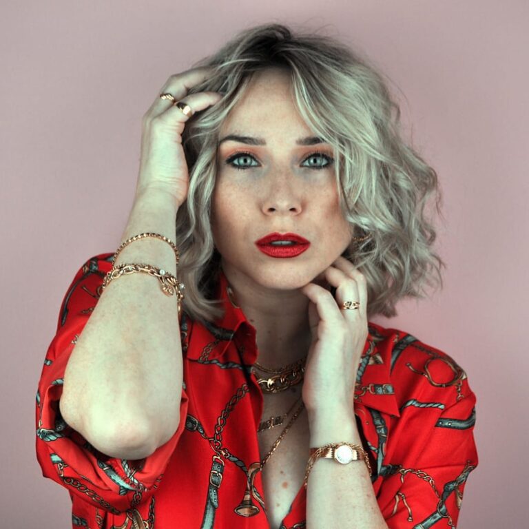 LUCIA BLANCO intervista ad una performer "pazzesca"!