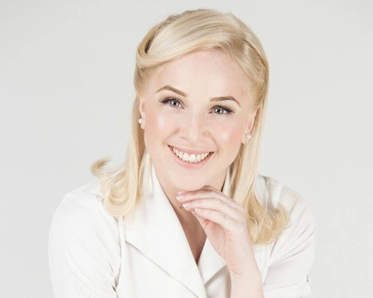 LUCIA BLANCO intervista ad una performer "pazzesca"!