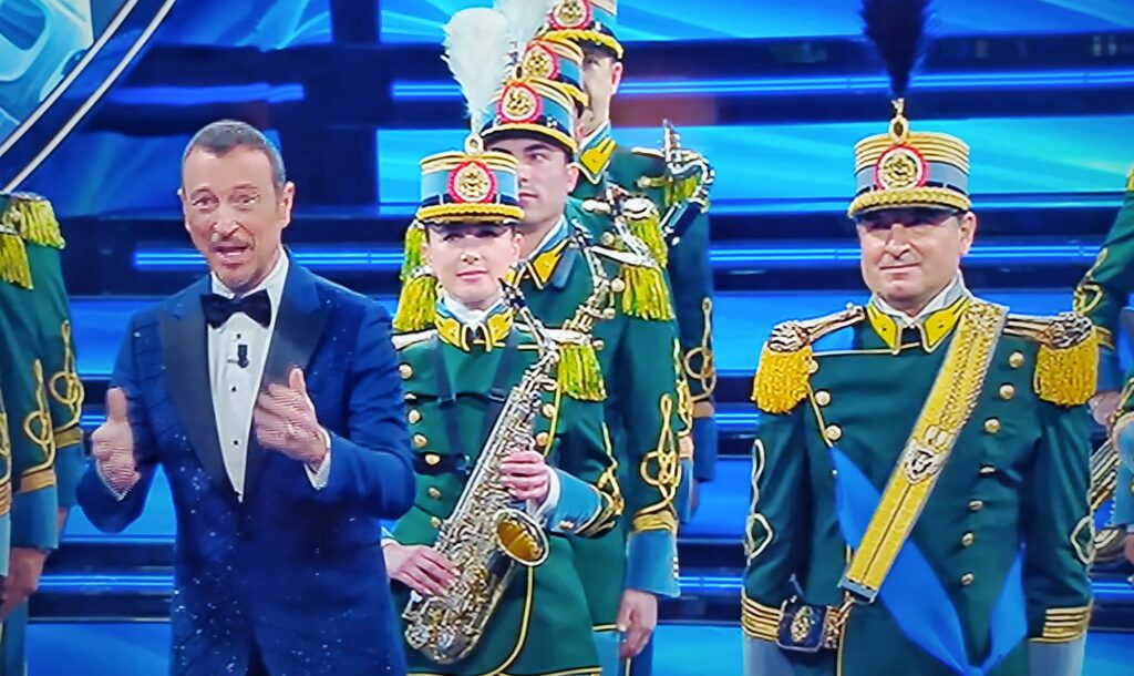Sanremo Festival 2022 -la banda musicale della Guardia di finanza