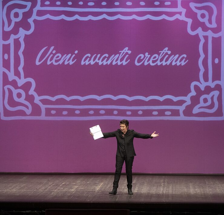 Vieni_avanti_cretina_NEXT_immagine_evidenza