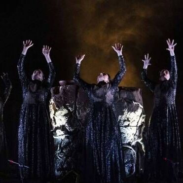Supplici al Teatro Carcano