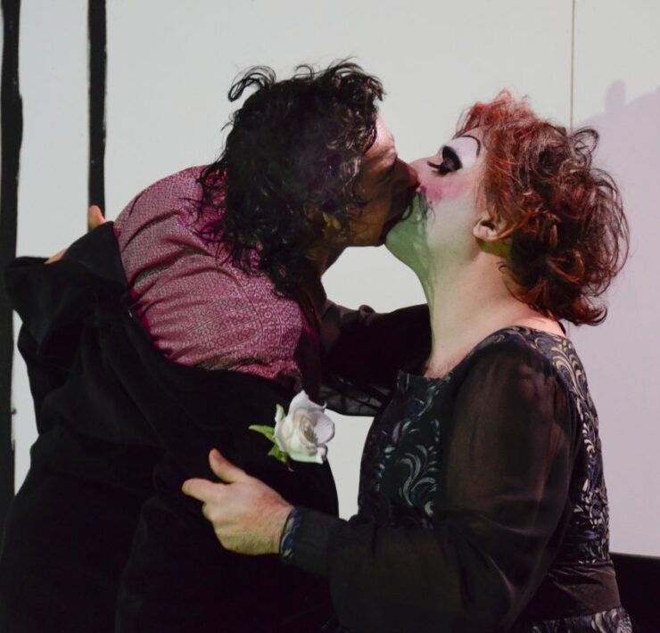 Ladonnaseduta al Teatro Litta