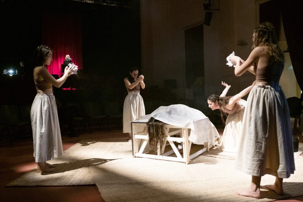 Baccanti. Il regno del dio che danza.