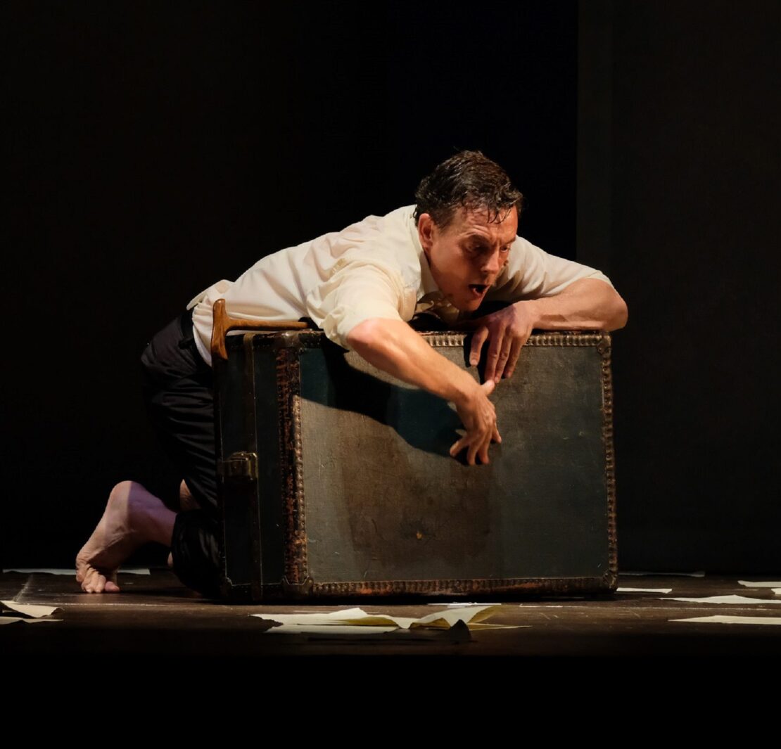 Giorgio Lupano in "La vita al contrario"