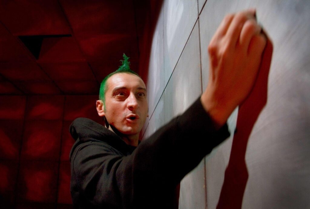 Corrado D'Elia in scena al Teatro Leonardo con Amleto di W. Shakespeare.