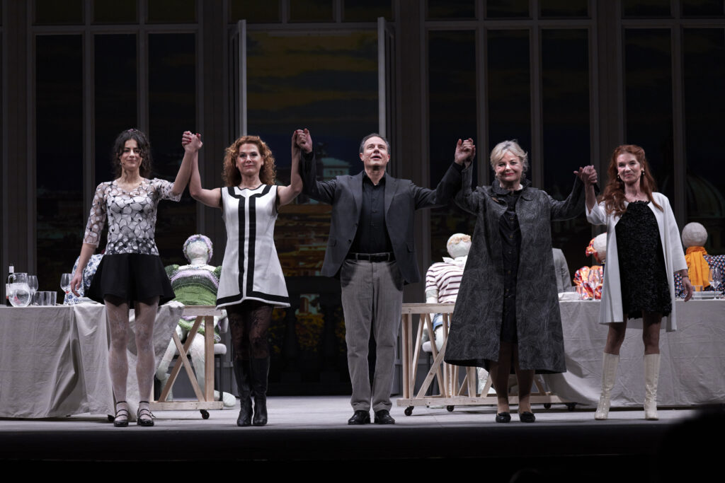 Intervista a Giampiero Ingrassia con il cast di Ti ho sposato per allegria